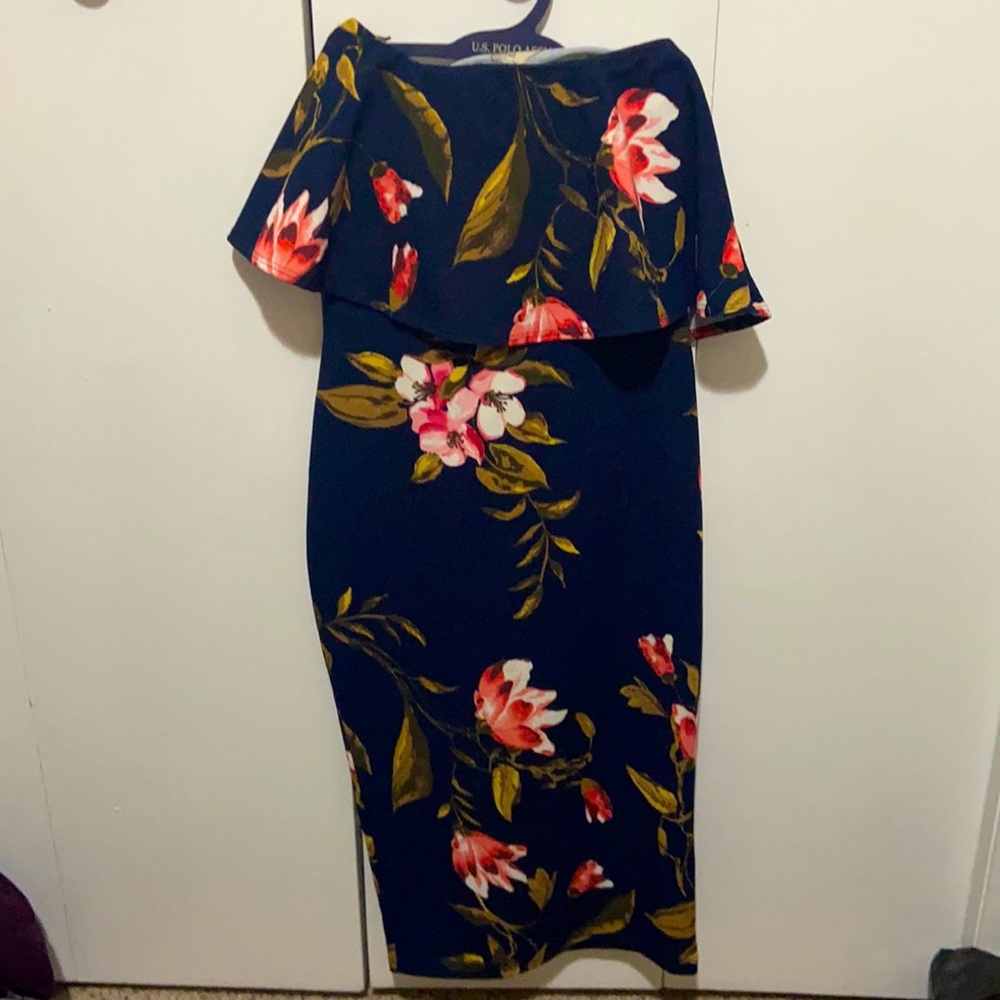 Gorgeous off the shoulder dress